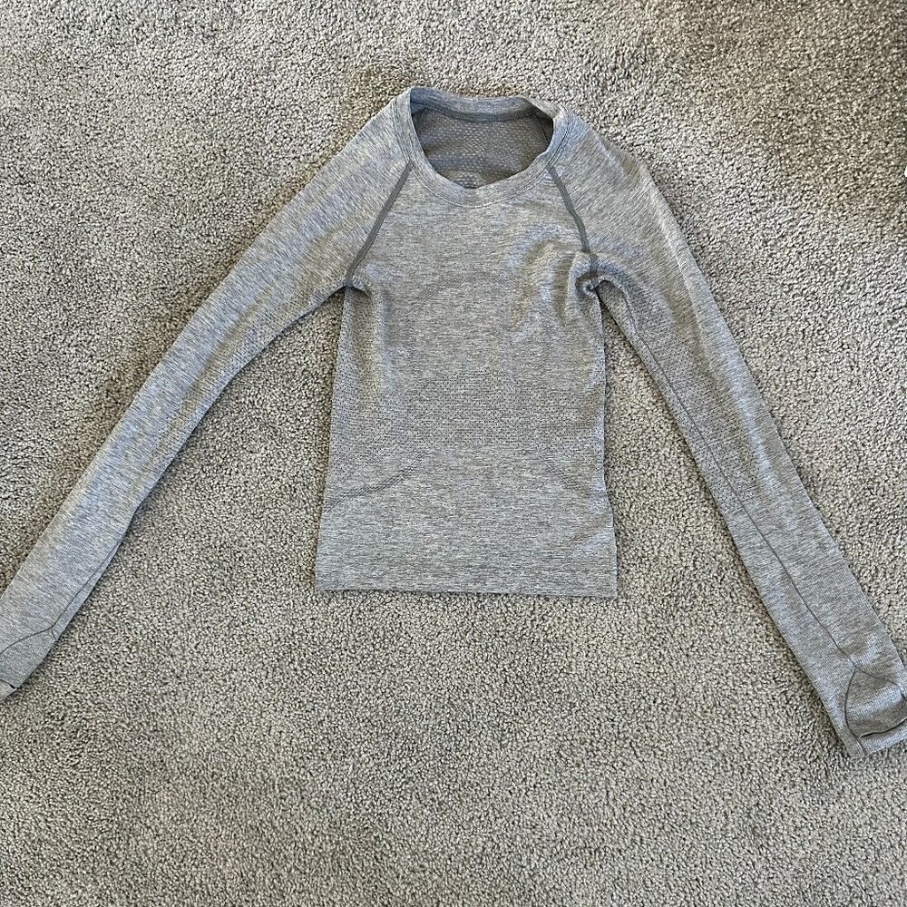 Lulu Swiftly tech race length long sleeve